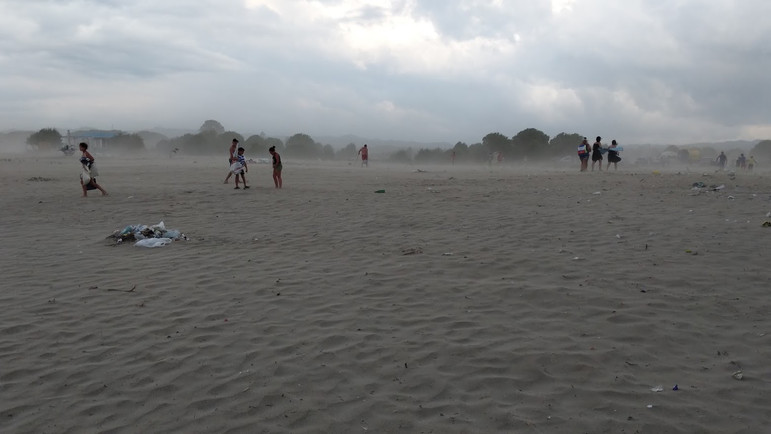 Sandsturm am Strand in Rhushkull
